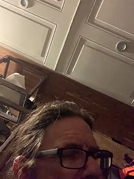 Snapshot of Likewise chatting on October 21, 2025, 10:14 am Likewise online show from October 21, 2025, 10:14 am