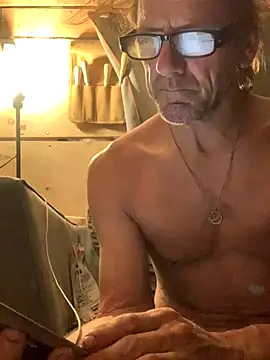 Snapshot of Likewise chatting on September 26, 2025, 11:39 am Likewise online show from September 26, 2025, 11:39 am