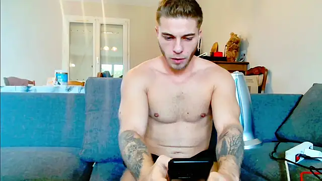 Elkafit28 online show from February 26, 2025, 1:11 pm