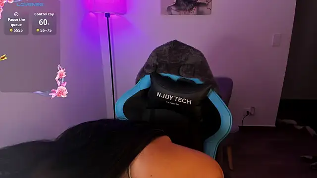 Miss Nicole online show from April 18, 2026, 1:19 am