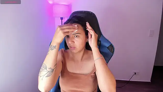 Snapshot of Miss_Nicole chatting on October 29, 2025, 1:26 am Miss Nicole online show from October 29, 2025, 1:26 am