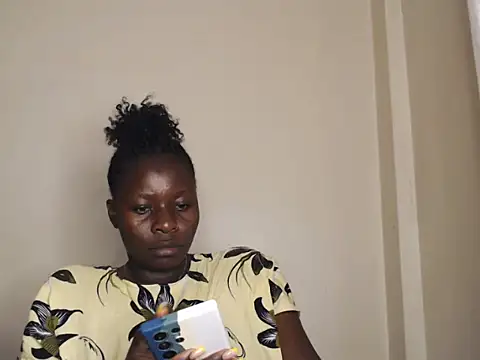 queenofqueens96 online show from May 2, 2026, 7:35 am
