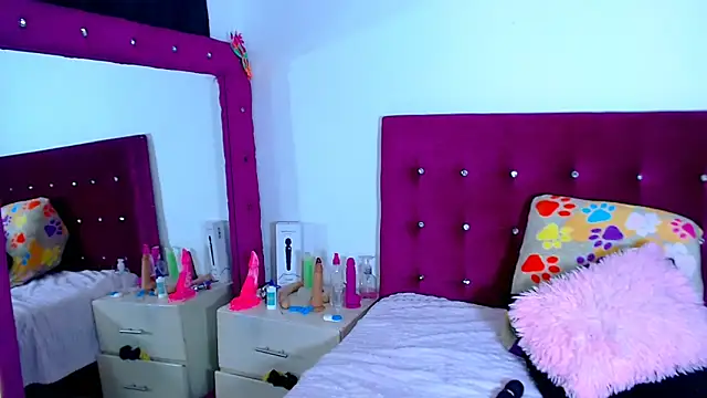 Snapshot of Jenng18 chatting on September 23, 2025, 10:17 pm Jenng18 online show from September 23, 2025, 10:17 pm