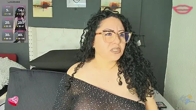 Snapshot of hazel_milf chatting on February 27, 2026, 12:05 pm hazel milf online show from February 27, 2026, 12:05 pm