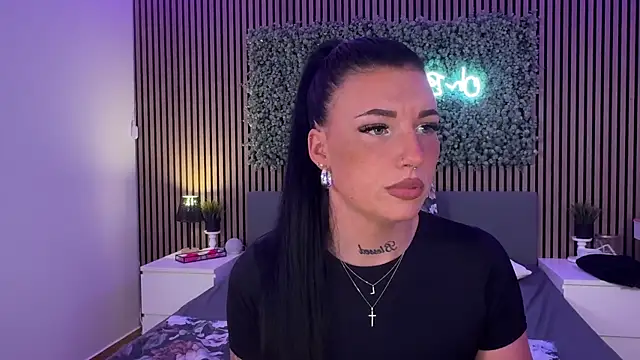 Snapshot of LizaRoxx chatting on November 9, 2025, 8:57 pm LizaRoxx online show from November 9, 2025, 8:57 pm