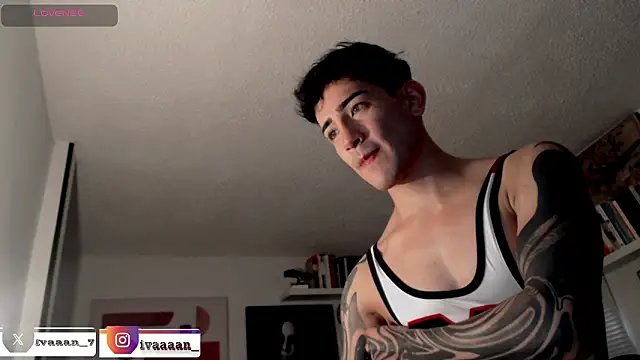 Snapshot of ivaaaan_ chatting on March 2, 2026, 9:22 pm ivaaaan online show from March 2, 2026, 9:22 pm