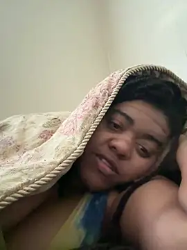 Snapshot of thick_Queen33 chatting on December 6, 2024, 1:27 pm thick Queen33 online show from December 6, 2024, 1:27 pm