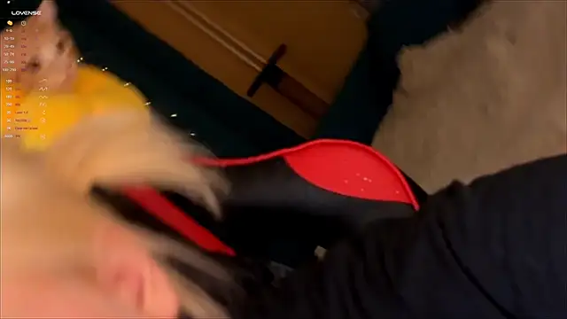 Snapshot of LisaLaas chatting on October 9, 2025, 2:50 pm LisaLaas online show from October 9, 2025, 2:50 pm