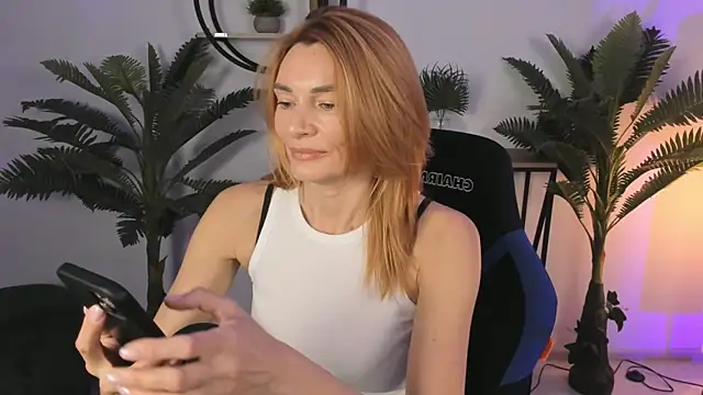 MistyBarnes online show from December 23, 2024, 3:11 pm