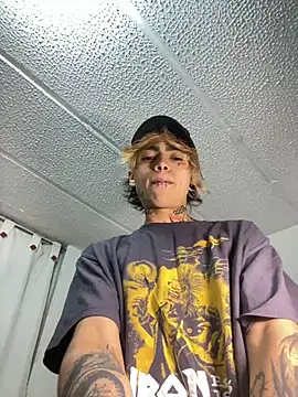 AcidMilo online show from October 2, 2025, 11:19 pm