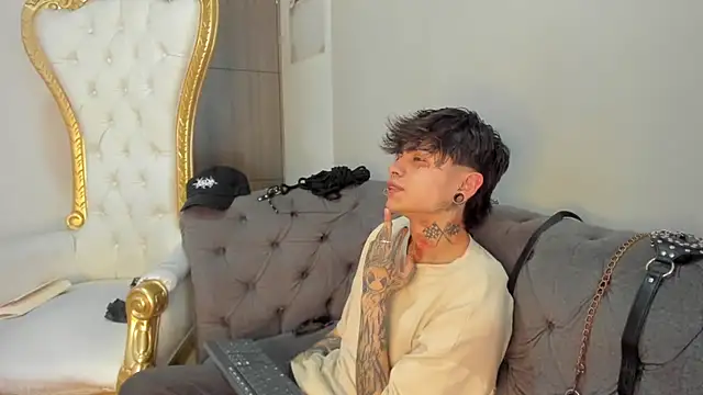 AcidMilo online show from December 2, 2024, 7:33 pm