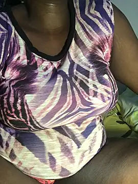 sweett shaley online show from April 19, 2026, 11:44 am