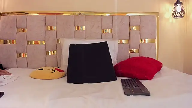 Snapshot of ttata_3 chatting on October 21, 2025, 11:42 am ttata 3 online show from October 21, 2025, 11:42 am