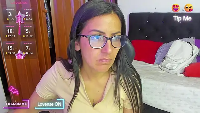 Snapshot of alma_blue chatting on September 11, 2025, 10:54 pm alma blue online show from September 11, 2025, 10:54 pm