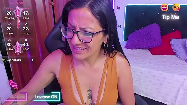 Snapshot of alma_blue chatting on September 9, 2025, 10:41 pm alma blue online show from September 9, 2025, 10:41 pm