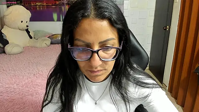 alma blue online show from March 25, 2026, 10:52 pm