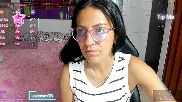 alma blue online show from April 7, 2026, 11:50 pm