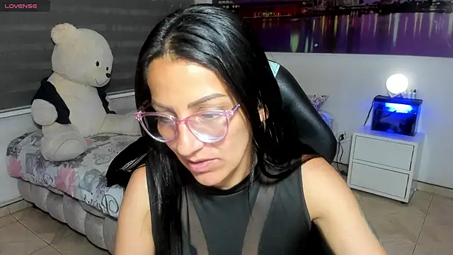 Snapshot of alma_blue chatting on May 14, 2026, 11:13 pm alma blue online show from May 14, 2026, 11:13 pm