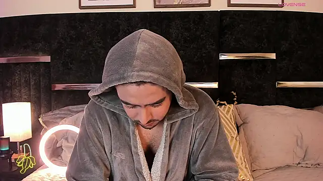 Snapshot of ItsMeEros chatting on October 15, 2025, 10:29 pm ItsMeEros online show from October 15, 2025, 10:29 pm