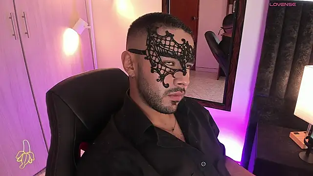 Snapshot of ItsMeEros chatting on October 17, 2025, 9:38 pm ItsMeEros online show from October 17, 2025, 9:38 pm