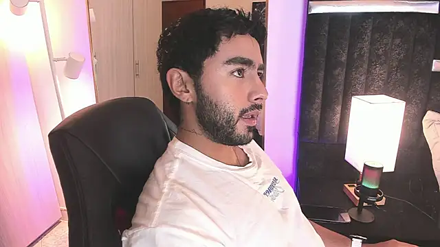 ItsMeEros online show from February 18, 2026, 10:50 pm