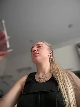 Snapshot of pinkstar_ chatting on September 28, 2025, 7:15 am pinkstar online show from September 28, 2025, 7:15 am