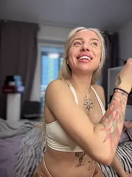 pinkstar  online show from November 9, 2025, 3:54 am