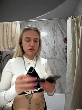 Snapshot of pinkstar_ chatting on October 9, 2025, 6:19 pm pinkstar online show from October 9, 2025, 6:19 pm