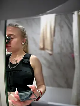 Snapshot of pinkstar_ chatting on October 5, 2025, 7:43 am pinkstar online show from October 5, 2025, 7:43 am