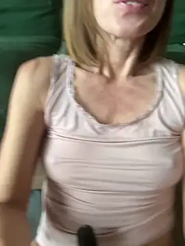 Snapshot of fuckable_milf chatting on October 15, 2025, 2:25 pm fuckable milf online show from October 15, 2025, 2:25 pm