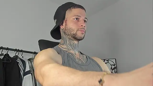  jamesleandros1 online show from October 9, 2025, 10:54 pm