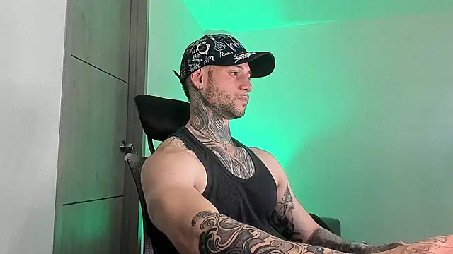  jamesleandros1 online show from May 23, 2026, 2:10 am