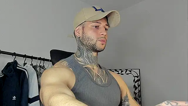  jamesleandros1 online show from October 25, 2025, 2:33 am