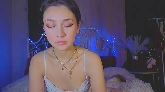 Snapshot of Funny_Bunny chatting on February 18, 2026, 11:12 pm Funny Bunny online show from February 18, 2026, 11:12 pm