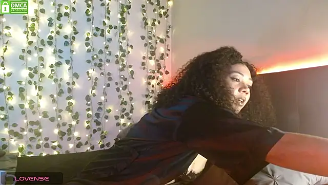 Snapshot of LotusFemme22 chatting on February 22, 2026, 4:37 am LotusFemme22 online show from February 22, 2026, 4:37 am