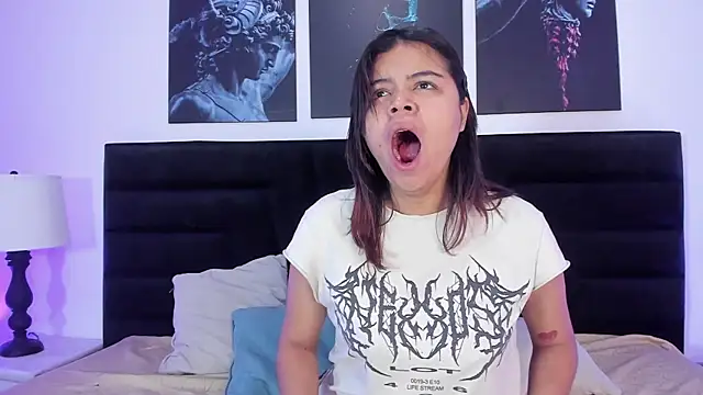 Snapshot of SabinaMerchetti chatting on September 22, 2025, 12:00 pm SabinaMerchetti online show from September 22, 2025, 12:00 pm