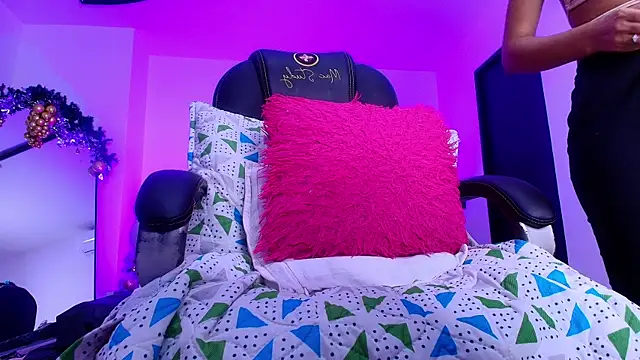 Snapshot of naomi_kyse chatting on December 20, 2025, 3:09 am naomi kyse online show from December 20, 2025, 3:09 am