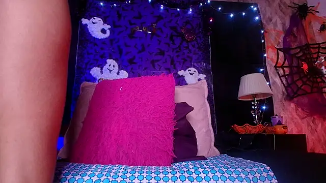 Snapshot of naomi_kyse chatting on October 18, 2025, 3:08 am naomi kyse online show from October 18, 2025, 3:08 am