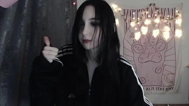 Snapshot of Holy420lolii chatting on February 14, 2025, 8:15 pm Holy420lolii online show from February 14, 2025, 8:15 pm