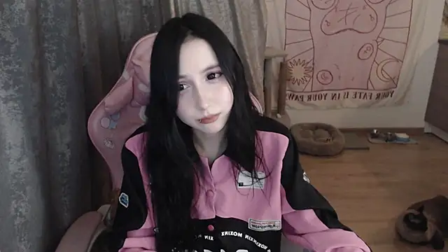 Snapshot of Holy420lolii chatting on February 6, 2025, 5:40 pm Holy420lolii online show from February 6, 2025, 5:40 pm