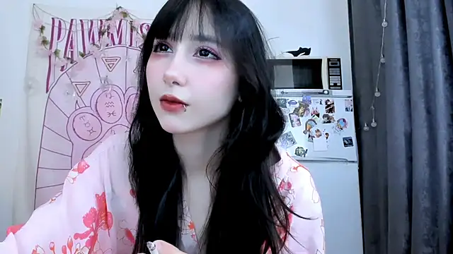 Snapshot of Holy420lolii chatting on June 10, 2026, 5:25 pm Holy420lolii online show from June 10, 2026, 5:25 pm