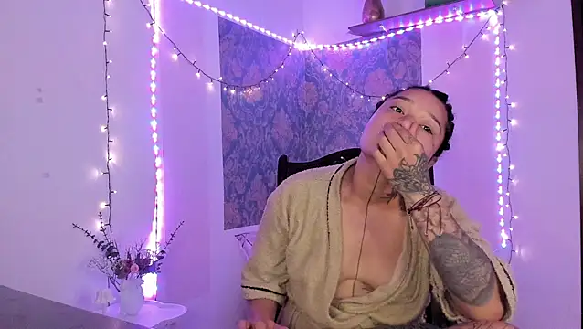 Eva Lee  online show from March 1, 2026, 8:58 am