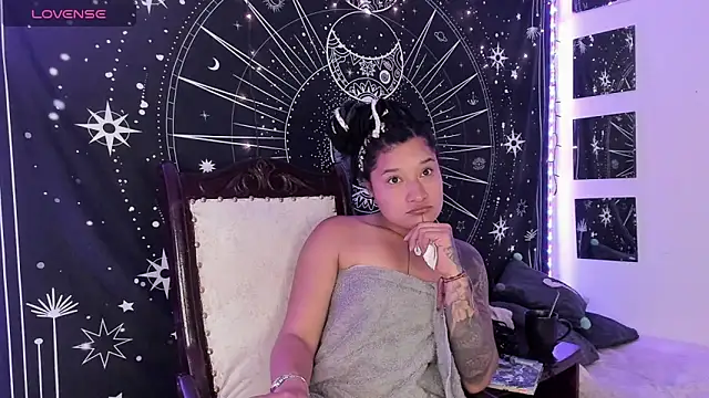 Eva Lee  online show from September 30, 2025, 7:36 am