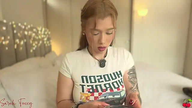 Foxxy222  online show from February 25, 2026, 8:08 pm