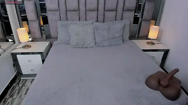 Snapshot of EMMAHILL1 chatting on October 15, 2025, 7:11 pm EMMAHILL1 online show from October 15, 2025, 7:11 pm