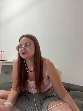 lovebellagrey online show from May 4, 2026, 3:37 pm