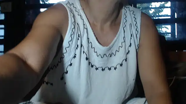 DevoraAmateur online show from July 23, 2026, 12:57 pm