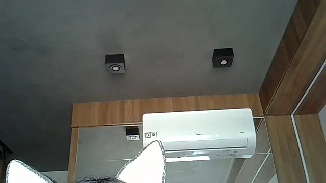 Skinny-Kitten online show from October 3, 2025, 12:17 pm