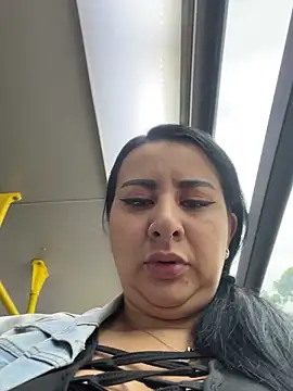 Snapshot of Abril_Luv chatting on February 26, 2025, 12:05 pm Abril Luv online show from February 26, 2025, 12:05 pm