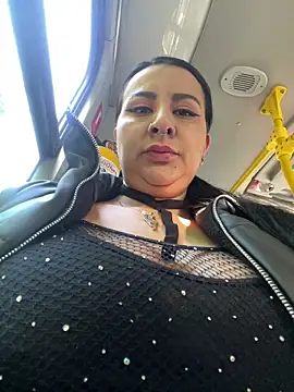 Snapshot of Abril_Luv chatting on February 28, 2025, 12:31 pm Abril Luv online show from February 28, 2025, 12:31 pm